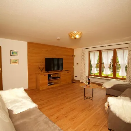 Apartment Rosa 2 & 5 *