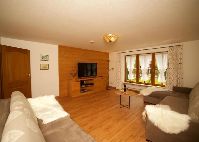 Apartment Rosa 2 & 5 *