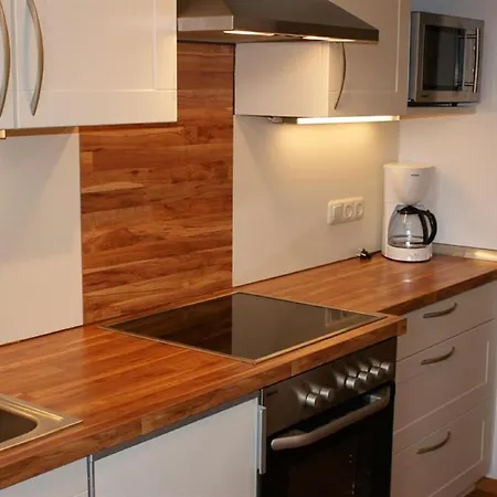 Rosa 2 & 5 アパート